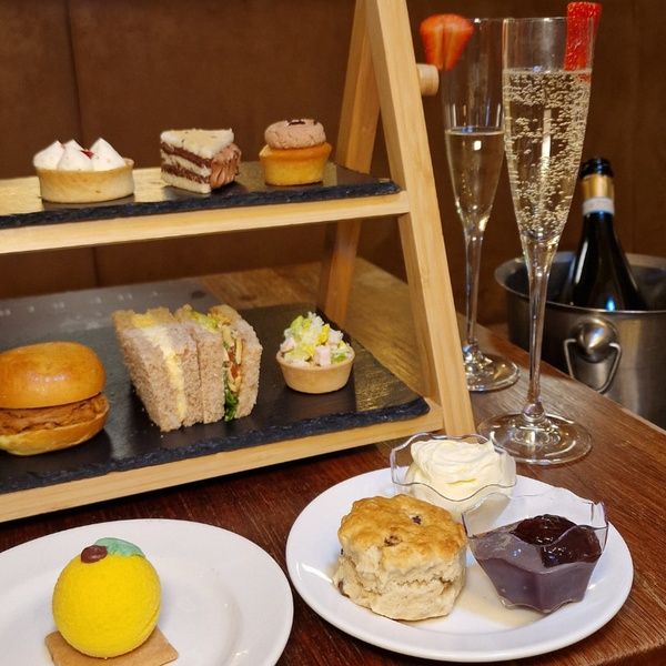 Coldra Court Afternoon Tea with Prosecco